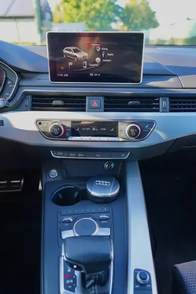 Audi A4 Avant 2.0 TDI Sport S-Line — Break diesel performant, quattro intégral — dashboard