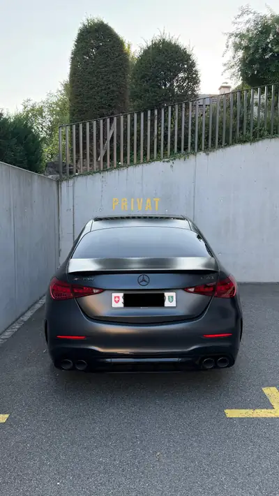 Mercedes-Benz C 43 AMG — Berline sportive 421 ch, transmission intégrale — side view