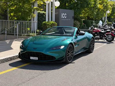 Aston Martin V8 Vantage 4.0 Bi-Turbo F1 — Roadster haute performance, 16 000 km seulement — Thumbnail 9