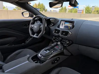 Aston Martin V8 Vantage 4.0 Bi-Turbo F1 — Roadster haute performance, 16 000 km seulement — Thumbnail 13