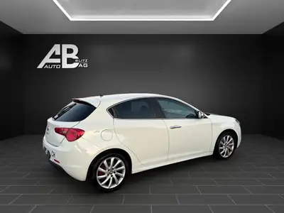 Alfa Romeo Giulietta 1.4 MultiAir 170 PS — Élégance italienne, moteur dynamique et entretien maîtrisé — tableau de bord