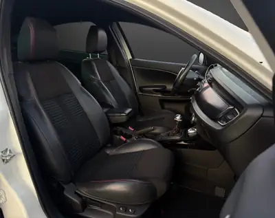 Alfa Romeo Giulietta 1.4 MultiAir 170 PS — Élégance italienne, moteur dynamique et entretien maîtrisé — Miniature 9