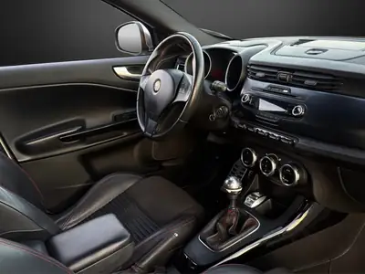 Alfa Romeo Giulietta 1.4 MultiAir 170 PS — Élégance italienne, moteur dynamique et entretien maîtrisé — Miniature 10