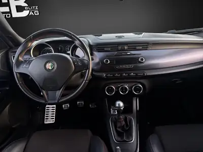 Alfa Romeo Giulietta 1.4 MultiAir 170 PS — Élégance italienne, moteur dynamique et entretien maîtrisé — Miniature 11