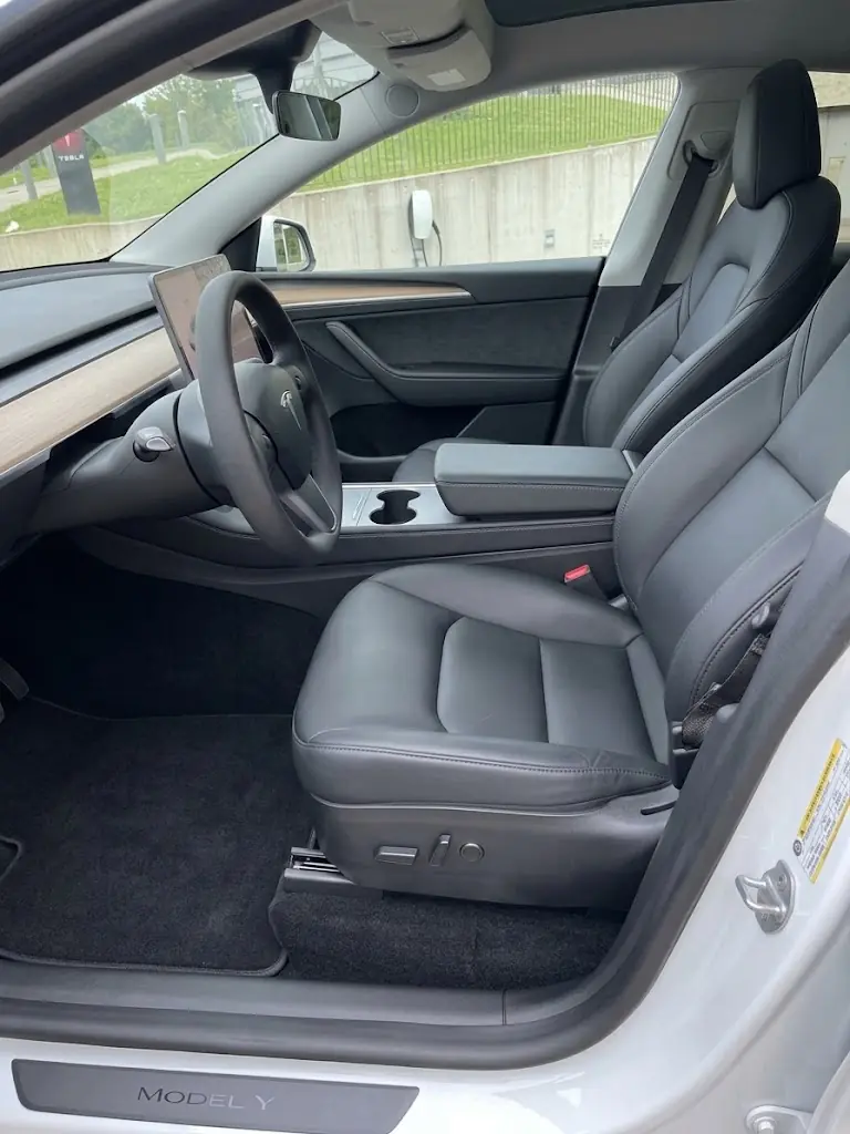 Tesla Model Y 2023 occasion Saint-Sulpice — 3