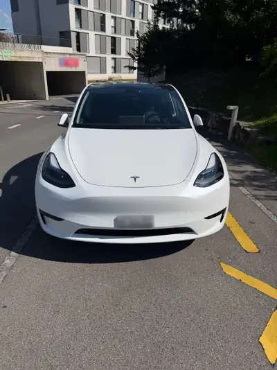 Tesla Model Y Basis 2023 — SUV électrique performant, 76 800 km, autonomie maximale — Miniatura 8