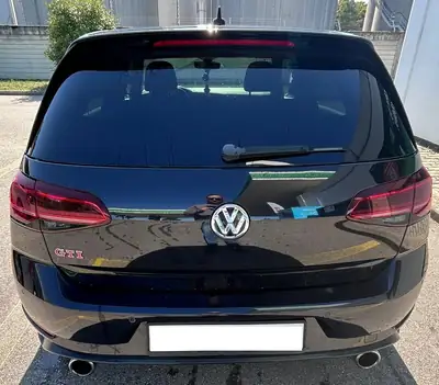 VW Golf 2.0 TSI GTI Performance DSG — Sportive affûtée, 245 ch et 93'000 km — vista posteriore
