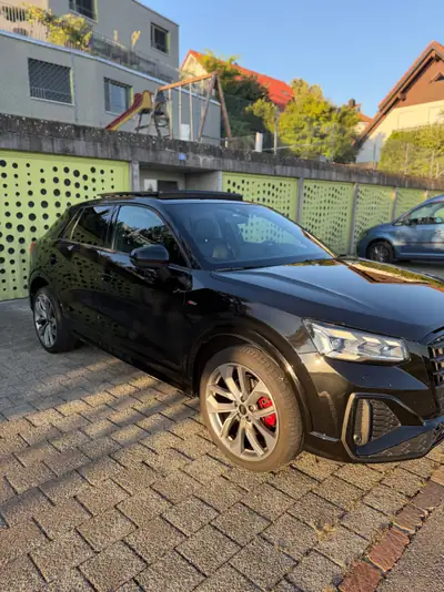 Audi Q2 1.5 TFSI S Line — Élégance urbaine et dynamisme assuré, 96'000 km — côté