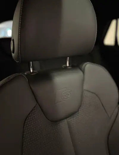 Audi Q2 1.5 TFSI S Line — Élégance urbaine et dynamisme assuré, 96'000 km — Miniature 12