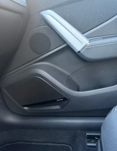 Audi Q2 1.5 TFSI S Line — Élégance urbaine et dynamisme assuré, 96'000 km — Miniature 10