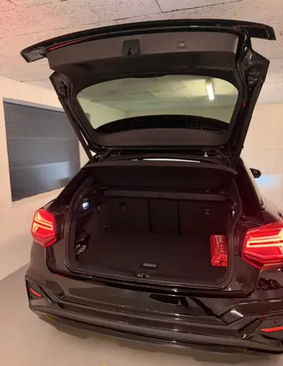 Audi Q2 1.5 TFSI S Line — Élégance urbaine et dynamisme assuré, 96'000 km — Miniature 16