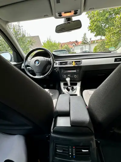 BMW 320d — Berline diesel fiable, 8 roues complètes, historique sans sinistre — détail