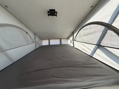 VW T6 2.0 TDI 204 Ocean — Camping-car autonome avec panneaux solaires et batteries neuves — Thumbnail 7