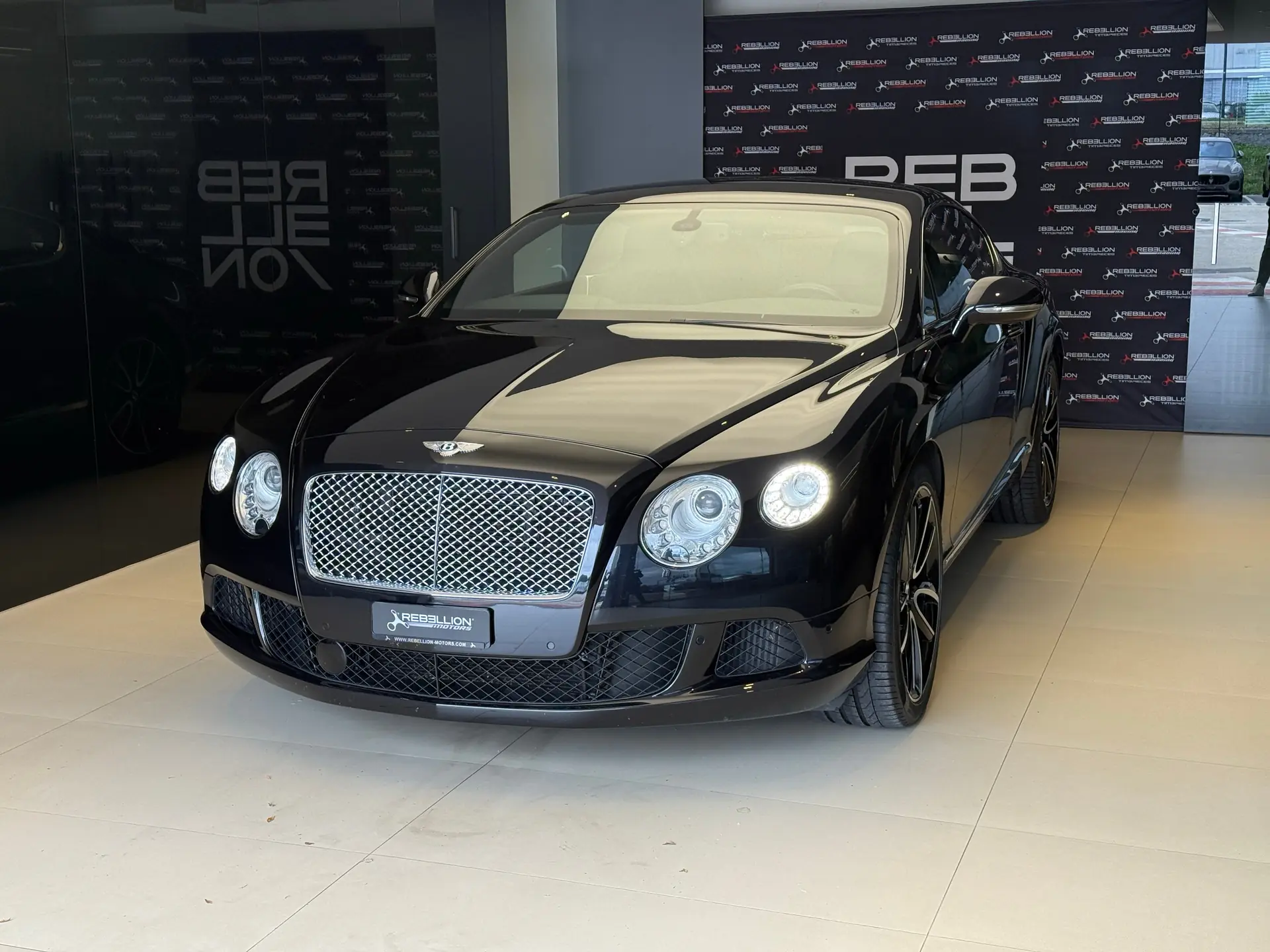 Bentley Continental GT 6.0 W12 — Coupé grand tourisme prestigieux, entretien récent
