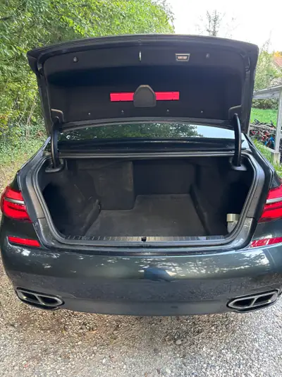 BMW M760Li xDrive SAG — V12 Bi-Turbo 609 ch, berline de prestige sans compromis — dettaglio