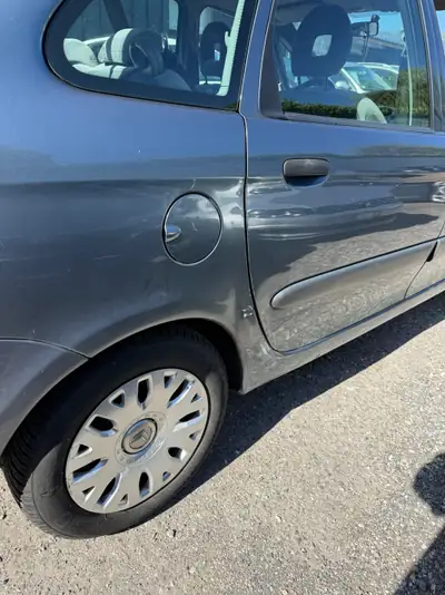 Citroën Xsara Picasso 1.6i — Monospace familial climatisé, sans accident — Miniatura 7