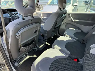 Citroën Xsara Picasso 1.6i — Monospace familial climatisé, sans accident — Miniatura 11