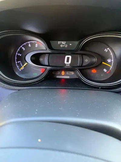 Opel Vivaro 1.6 CDTI 90 — Utilitaire fiable, faible kilométrage, sans sinistre — vue extérieure