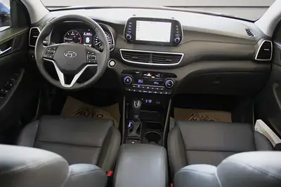 Hyundai Tucson 2.0 CRDI Mild Hybrid 4WD — SUV robuste, motorisation efficace, très peu kilométré — Miniatura 11