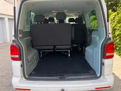 VW T5 Caravelle 2.0 TDI 140 — Van aménageable 7 places, économique et fiable — Heckansicht