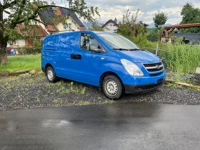 HYUNDAI H-1 Cargo — Utilitaire fiable diesel, 108'000 km, sans sinistre — Außenansicht