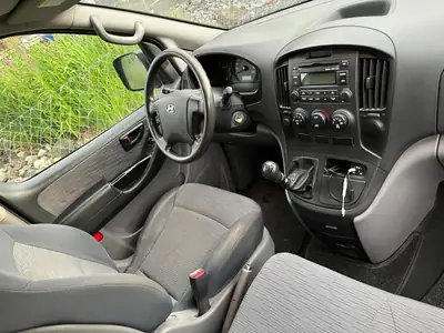 HYUNDAI H-1 Cargo — Utilitaire fiable diesel, 108'000 km, sans sinistre — Innenraum
