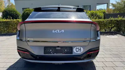 Kia EV6 77 kWh GT-Line 4x4 — SUV électrique haute performance, 4 roues motrices — interni