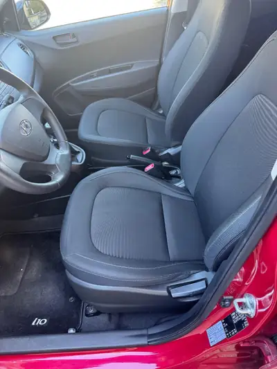 Hyundai i10 Origo 2018 — Citadine économique, faible kilométrage et sans sinistre — side view
