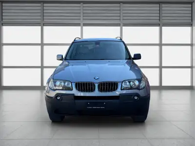 BMW X3 2.5i — SUV robuste et spacieux, moteur performant, tous terrains — fianco
