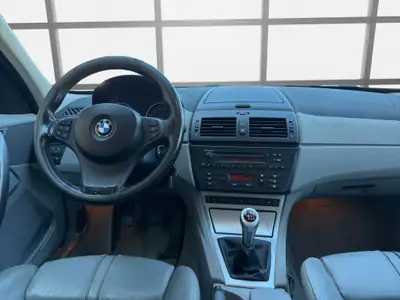 BMW X3 2.5i — SUV robuste et spacieux, moteur performant, tous terrains — Miniatura 14