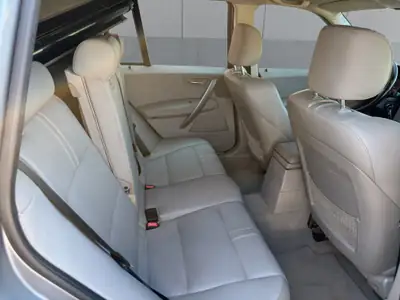 BMW X3 2.5i — SUV robuste et spacieux, moteur performant, tous terrains — Miniatura 13