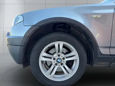 BMW X3 2.5i — SUV robuste et spacieux, moteur performant, tous terrains — Miniatura 16