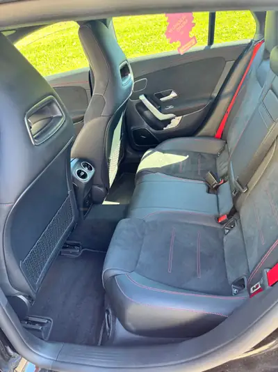 Mercedes-Benz CLA 35 AMG 4matic — Berline sportive compacte, 306 ch et transmission intégrale — intérieur