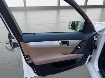 Mercedes-Benz Classe C 200 Avantgarde — Break élégant, entretien impeccable, sans sinistre — Miniatur 12
