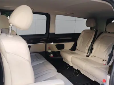Mercedes-Benz V 250 d Extralang 4Matic — Monospace familial 8 places, diesel performant — Miniatura 11