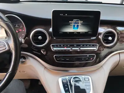 Mercedes-Benz V 250 d Extralang 4Matic — Monospace familial 8 places, diesel performant — Miniatura 13