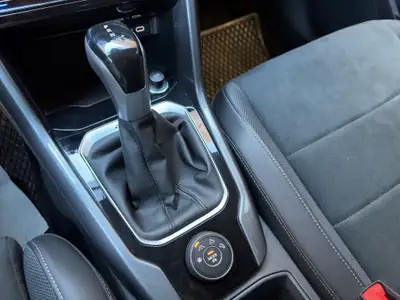 VW T-Roc 2.0 TSI Style DSG 4Motion — SUV compact performant, 4x4 intégral et faible kilométrage — Miniatur 28