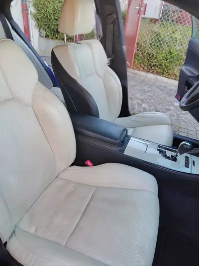 Lexus IS-F 2010 — Berline sportive 423 ch, finition premium bleu métallisé — Miniatur 7