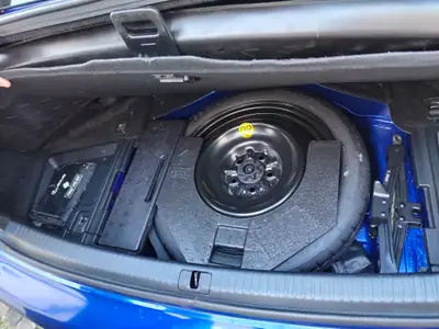 Lexus IS-F 2010 — Berline sportive 423 ch, finition premium bleu métallisé — Miniatur 10