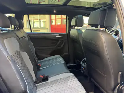 VW Tiguan Allspace 2.0 TSI R-Line 4Motion — SUV 7 places, motorisation performante, seulement 30'920 km — Miniatura 15