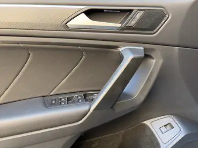 VW Tiguan Allspace 2.0 TSI R-Line 4Motion — SUV 7 places, motorisation performante, seulement 30'920 km — Miniatura 31