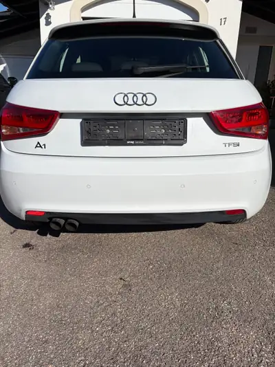 Audi A1 1.4 TFSI — Citadine dynamique, entretien réduit et consommation maîtrisée — side view