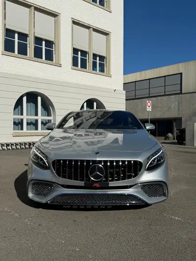 Mercedes-Benz S 500 V8 4MATIC — Coupé sport allemand, 455 ch et transmission intégrale — fianco