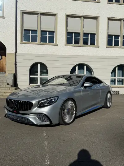 Mercedes-Benz S 500 V8 4MATIC — Coupé sport allemand, 455 ch et transmission intégrale — vista esterna
