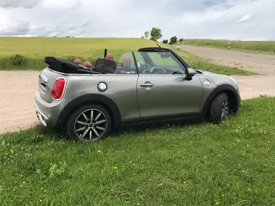 MINI Cabrio Cooper S 2.0i — Cabriolet dynamique, 110'000 km, sans sinistre — Heckansicht