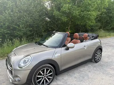 MINI Cabrio Cooper S 2.0i — Cabriolet dynamique, 110'000 km, sans sinistre — Außenansicht