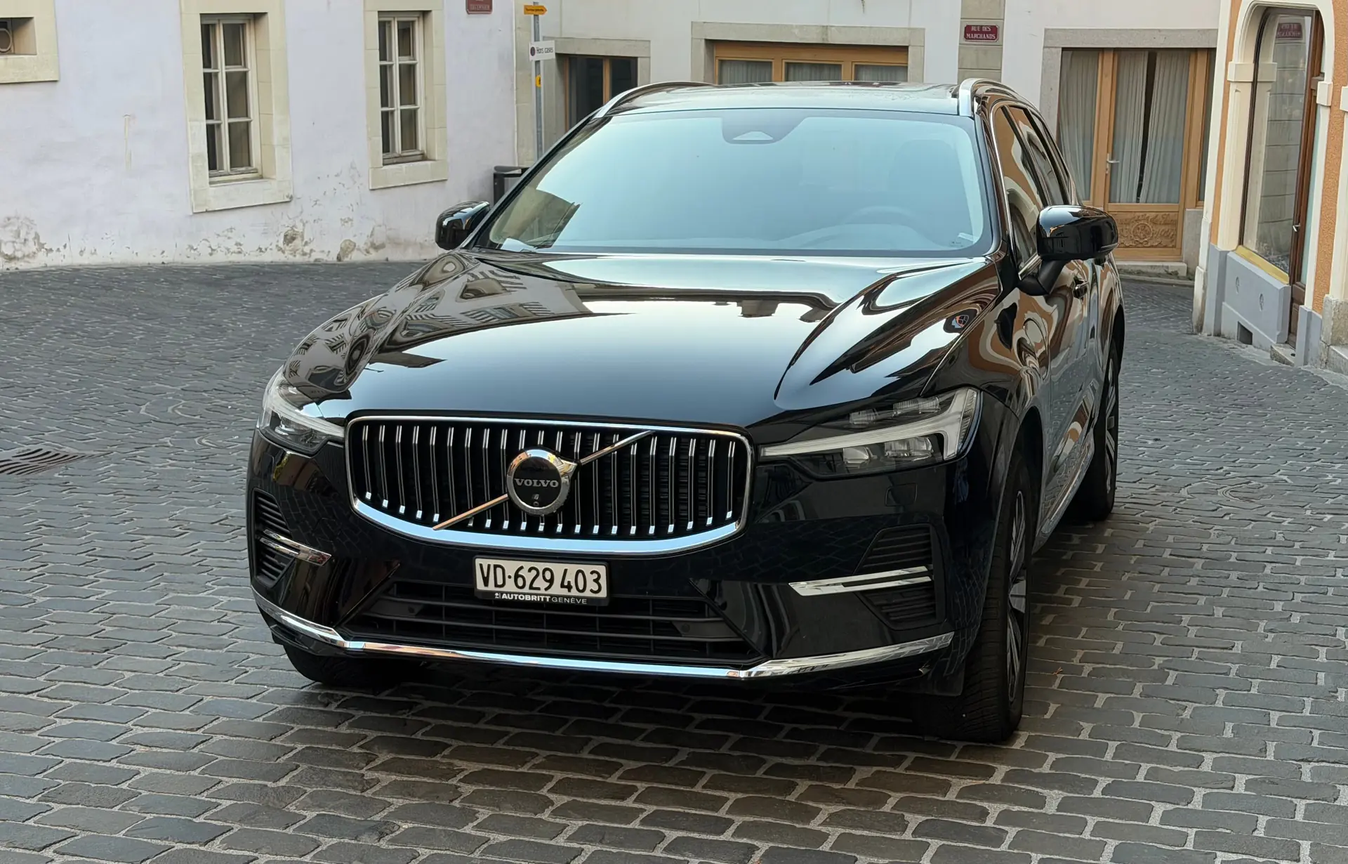 Volvo XC60 T6 Plus Bright eAWD — Hybride rechargeable premium, 42 000 km seulement