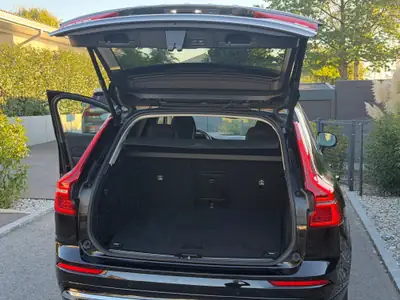 Volvo XC60 T6 Plus Bright eAWD — Hybride rechargeable premium, 42 000 km seulement — intérieur