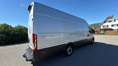 IVECO Daily 35S18 L4H3 — Utilitaire diesel robuste, kilométrage modéré, boîte automatique — Seitenansicht
