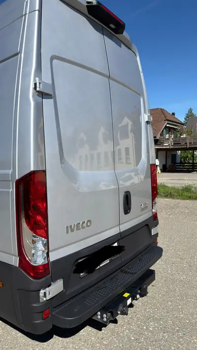 IVECO Daily 35S18 L4H3 — Utilitaire diesel robuste, kilométrage modéré, boîte automatique — Detail